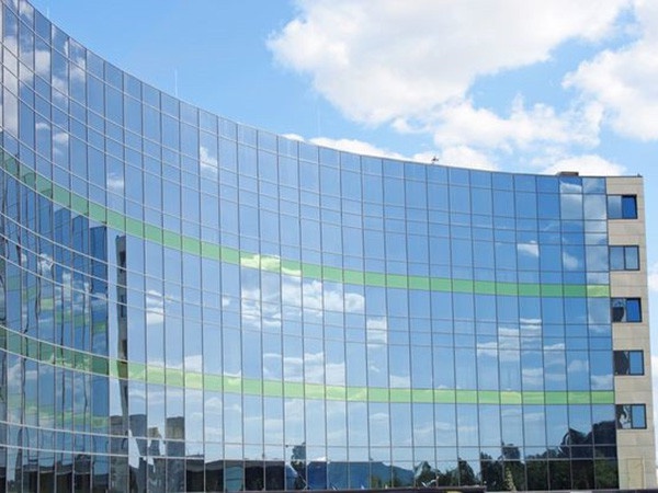 Fireproof curtain wall