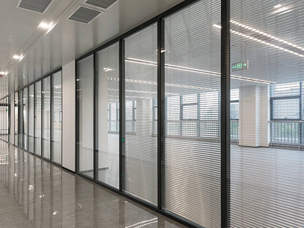 Fireproof glass partition