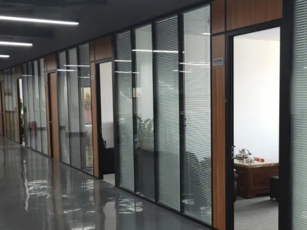 Fireproof glass partition