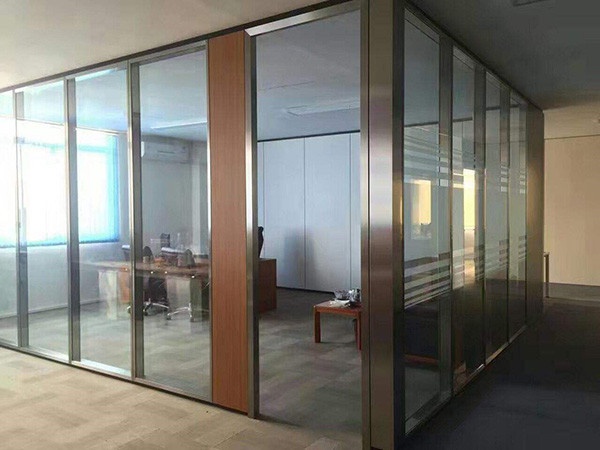 Fireproof glass partition