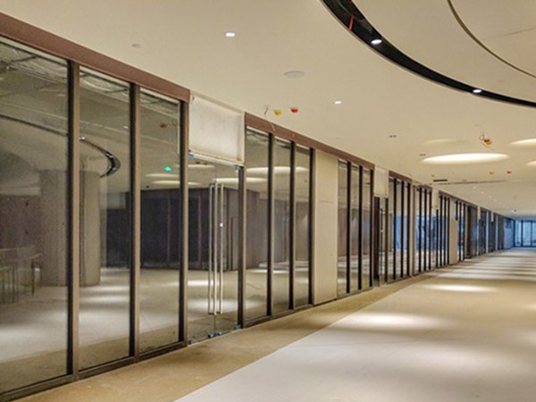 Fireproof glass partition